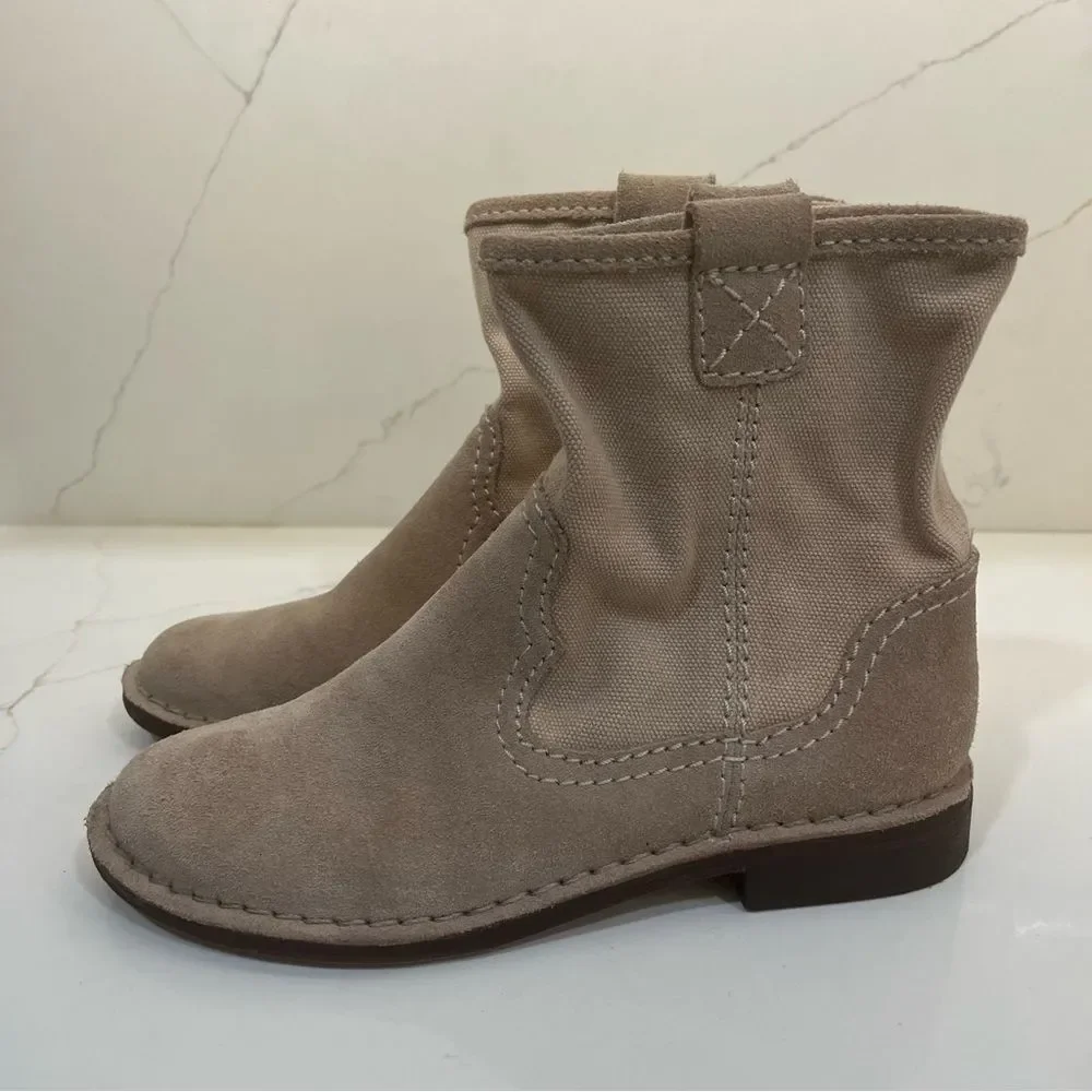 Clarks Women's Tan Ankle Boots